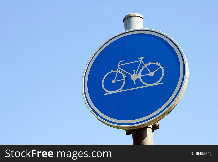 Road sign - bicycle - against a sky background