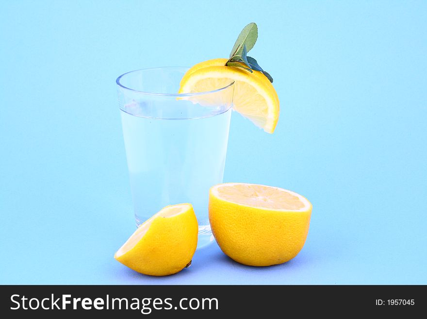 Fresh lemon and very very cold water. Fresh lemon and very very cold water