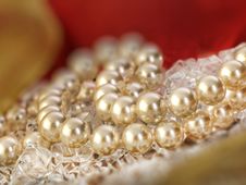 Elegant Pearls Over Ice Royalty Free Stock Image Elegant Pearls Over Ice Royalty Free Stock Image