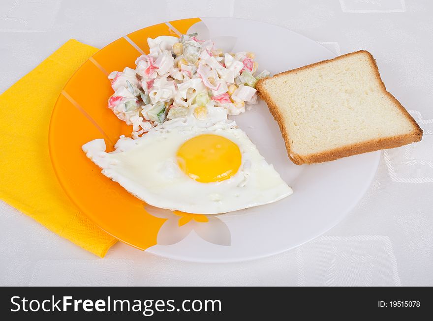 EGG, SALAT  AND TOAST. breakfast.