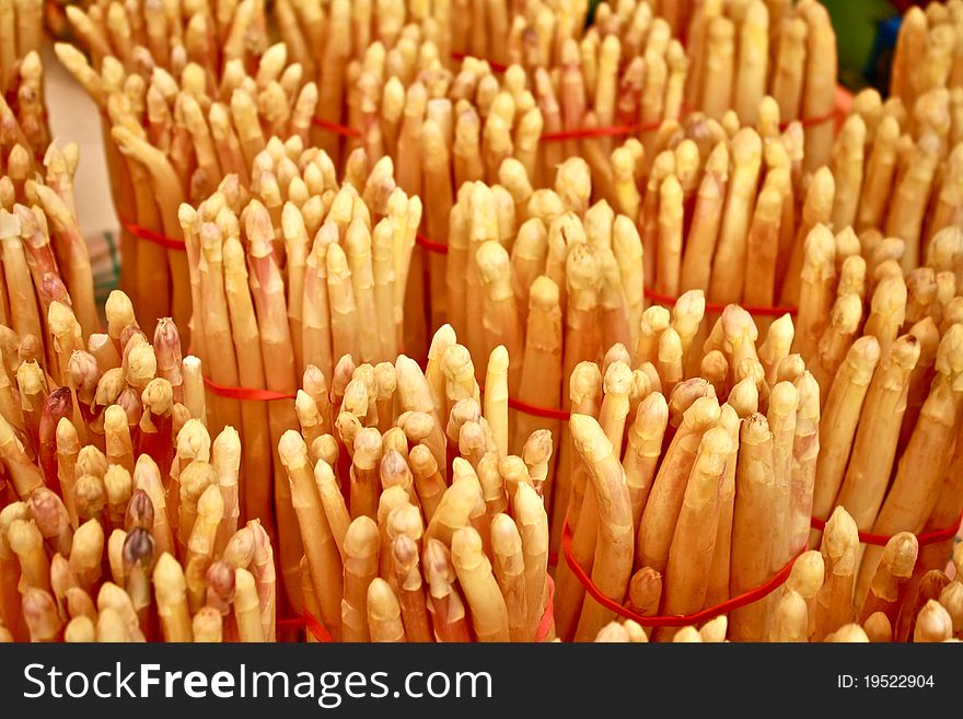 Bunches of white asparagus, nicknamed white gold, a very healthy vegetable, low in calories. The asparagus season is a highlight of the german foodie calendar.