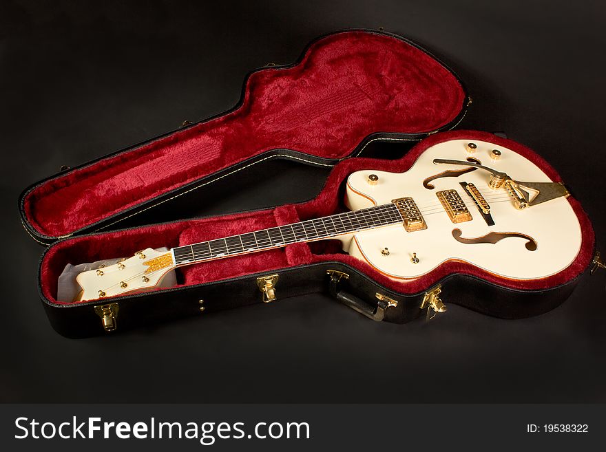 A beautiful, classic hollow body guitar in case