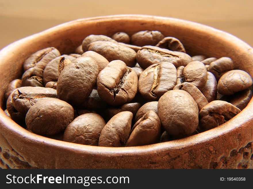 Coffee grains in a bowl