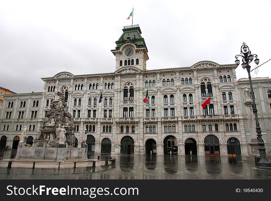 Town square Piazza Unita in Trieste, Italia