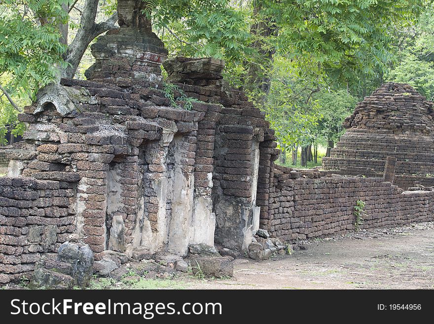 Wall around the stupa and pagoda. Wall around the stupa and pagoda.