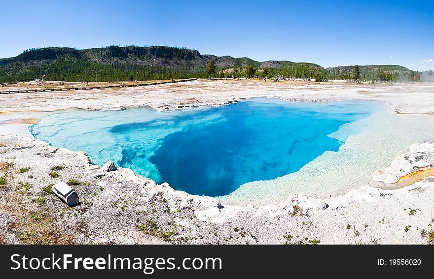 Yellow Stone - Sapphire pool, color blue. Yellow Stone - Sapphire pool, color blue