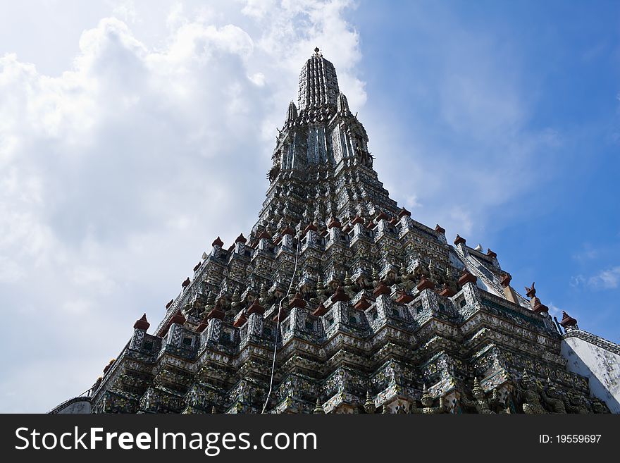 Wat Arun.old temple with blue sky