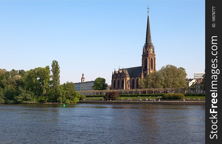 The historical Dreikoenigskirche (Three Kings Church) in Sachsenhausen, on the southern side of the River Main in Frankfurt. The historical Dreikoenigskirche (Three Kings Church) in Sachsenhausen, on the southern side of the River Main in Frankfurt.