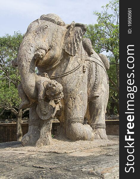 Statue of an elephant lifting a warrior at sun Temple, Konark, Orissa, India, Asia Uploaded on 19may11. Statue of an elephant lifting a warrior at sun Temple, Konark, Orissa, India, Asia Uploaded on 19may11