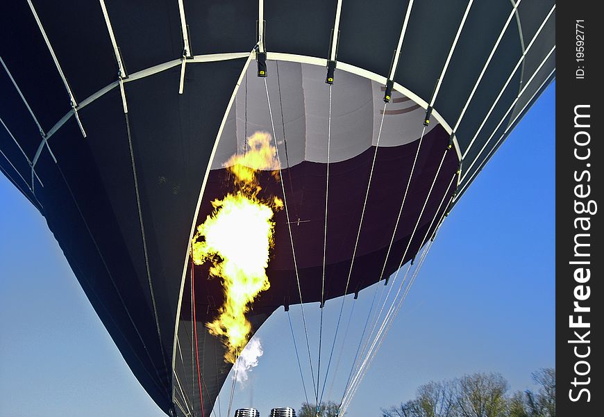 Flame of fire in the hot air balloon starting