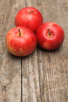 Red Apple On Old Wooden Background Royalty Free Stock Photos Red Apple On Old Wooden Background Royalty Free Stock Photos