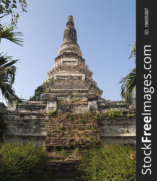 The pagoda deteriorates at Phra Nakhon Si Ayutthaya , Thailand. The pagoda deteriorates at Phra Nakhon Si Ayutthaya , Thailand