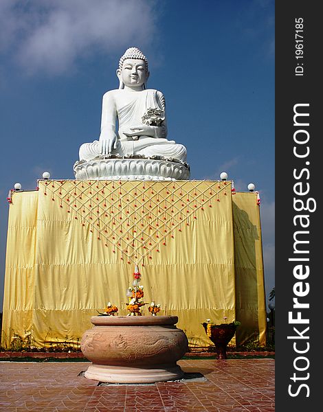 White Buddha statue in Sakeo in Thailand