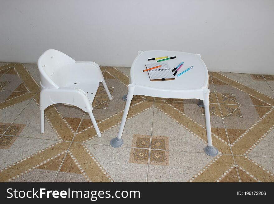 Baby Study Table and chair in white color. Baby Study Table and chair in white color