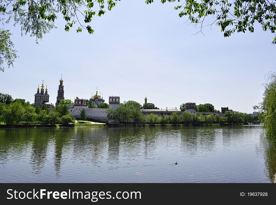 General view of the Novodevichy Convent of the eponymous pond