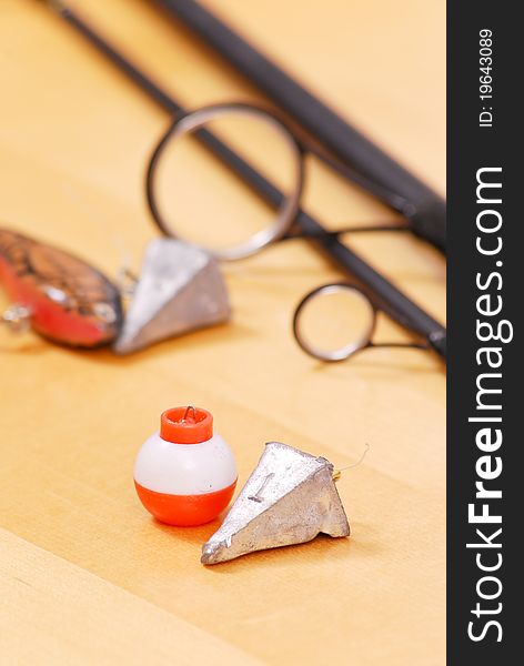 Fishing Weight and Floater With Shallow DOF