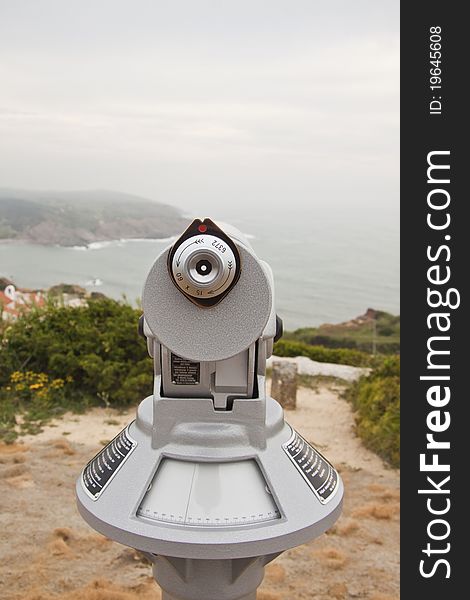 Observation binoculars zone equipped with a view to allowing more space to explore