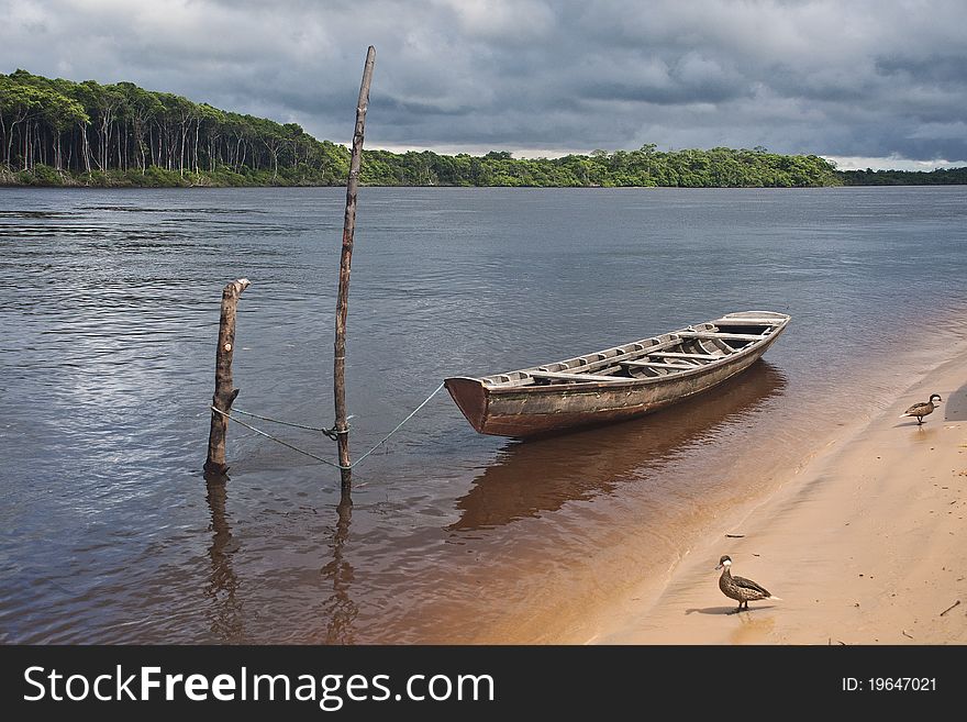 A boat by the Preguiças river, main tool of the fisherman´s daily income. A boat by the Preguiças river, main tool of the fisherman´s daily income.