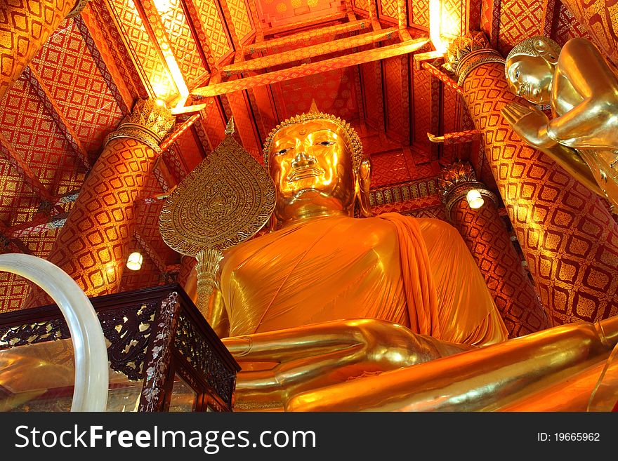 The image of Buddha makes of , gold , silver , and the otter , at Panan-Cherng temple , Phra Nakhon Si Ayutthaya , Thailand