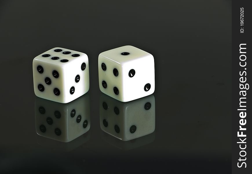 A pair of dice and reflect