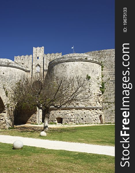 Walls to defend the city of Rhodos. Walls to defend the city of Rhodos