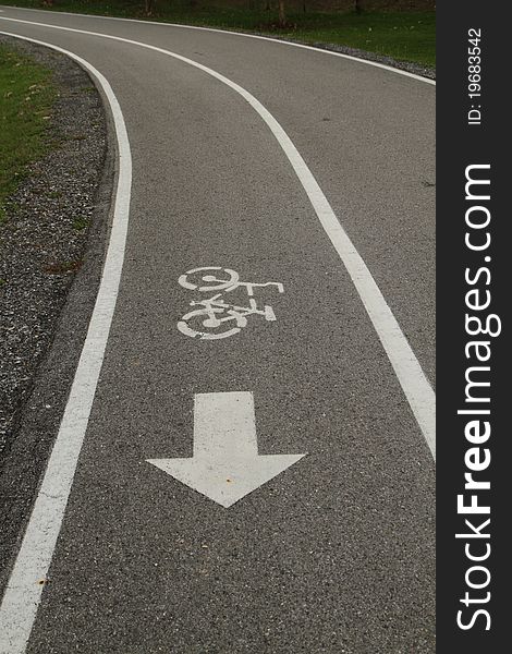 Bicycle lane and walkway in the park