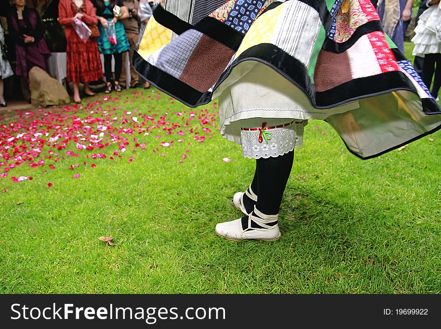 An image of a traditional basque dance for weddings. An image of a traditional basque dance for weddings