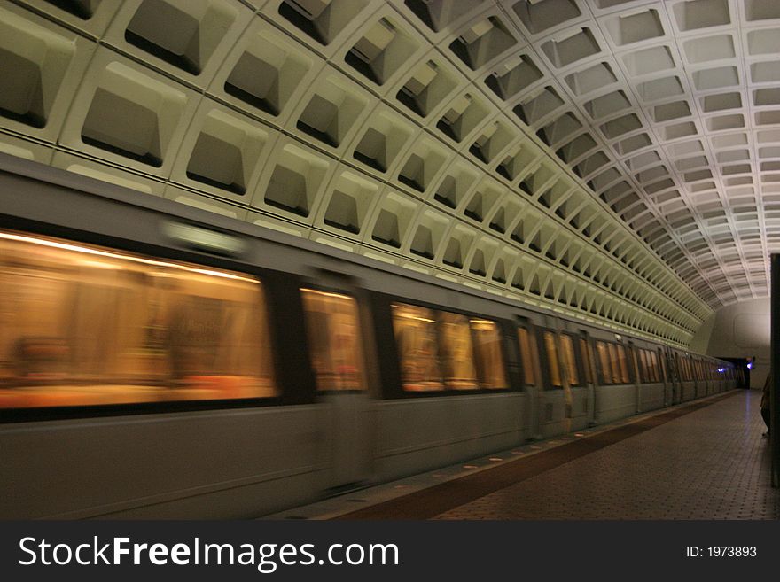 An image of the metro rail in motion. An image of the metro rail in motion