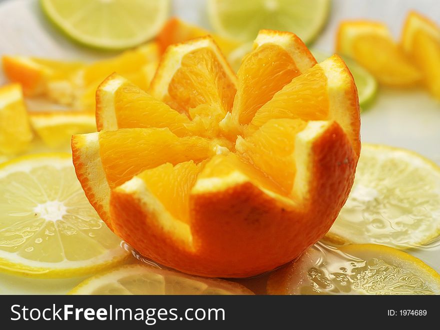 Orange arrangement with lemons in star shape