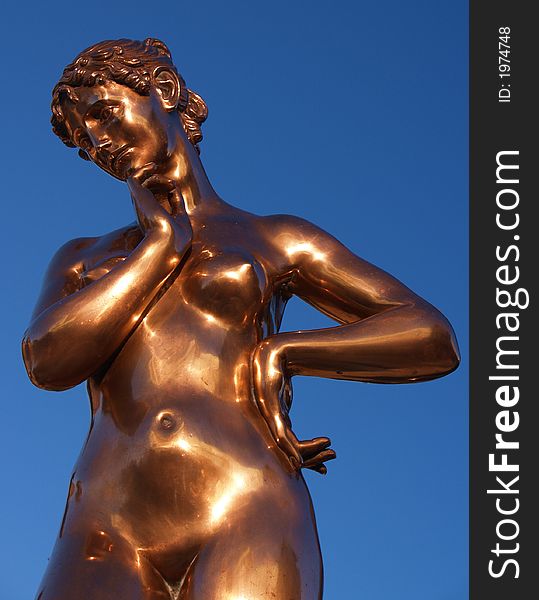 Bronze Nude Lady Statue