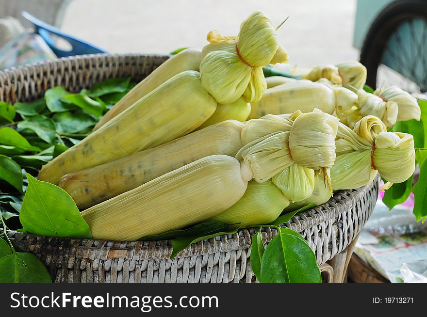Image of steamed corn in basket