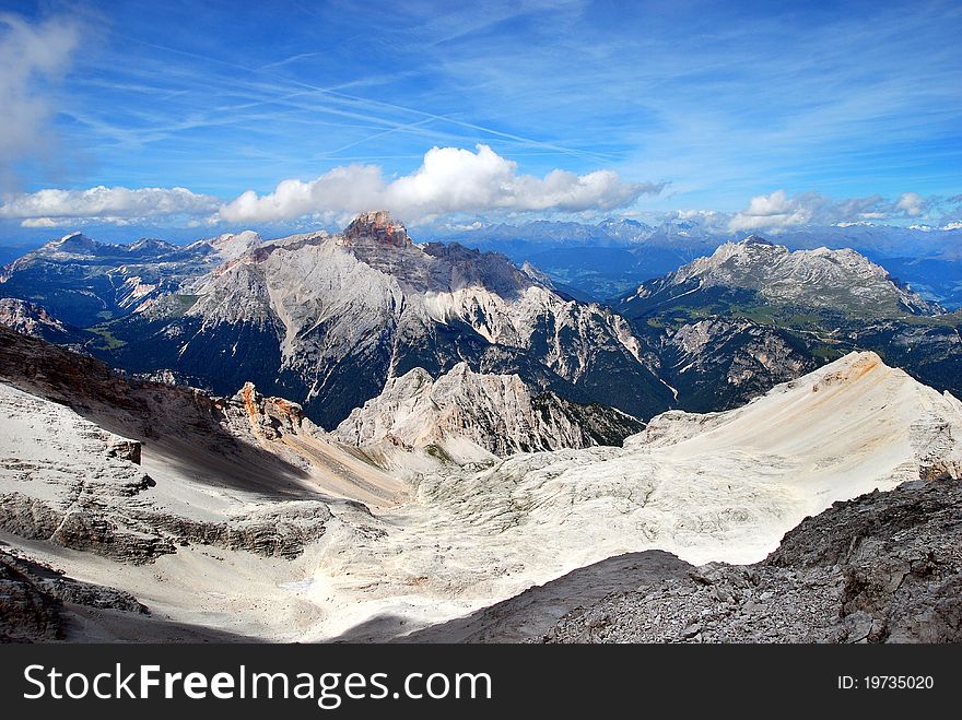 A picture taken at 3000 m from via ferrata Ivano Dibona. A picture taken at 3000 m from via ferrata Ivano Dibona