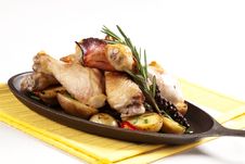Roasted Chicken Drumsticks And Potatoes Royalty Free Stock Photos Roasted Chicken Drumsticks And Potatoes Royalty Free Stock Photos