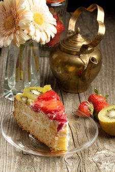 Fruit Cake And Teapot Royalty Free Stock Photography