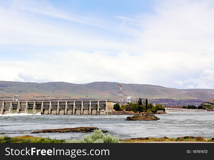 The Dalles Dam on the Columbia River in The Dalles Oregon