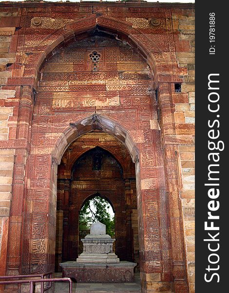 Entrance of Iltumishs tomb at Qutub Minar, Delhi, North India. Entrance of Iltumishs tomb at Qutub Minar, Delhi, North India