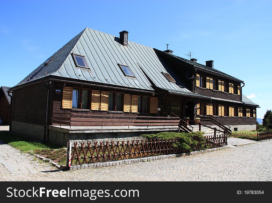 In the Polish mountains can be seen very often made â€‹â€‹of wood buildings intended for tourists. In the Polish mountains can be seen very often made â€‹â€‹of wood buildings intended for tourists.