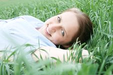 Girl On Grass Royalty Free Stock Images Girl On Grass Royalty Free Stock Images