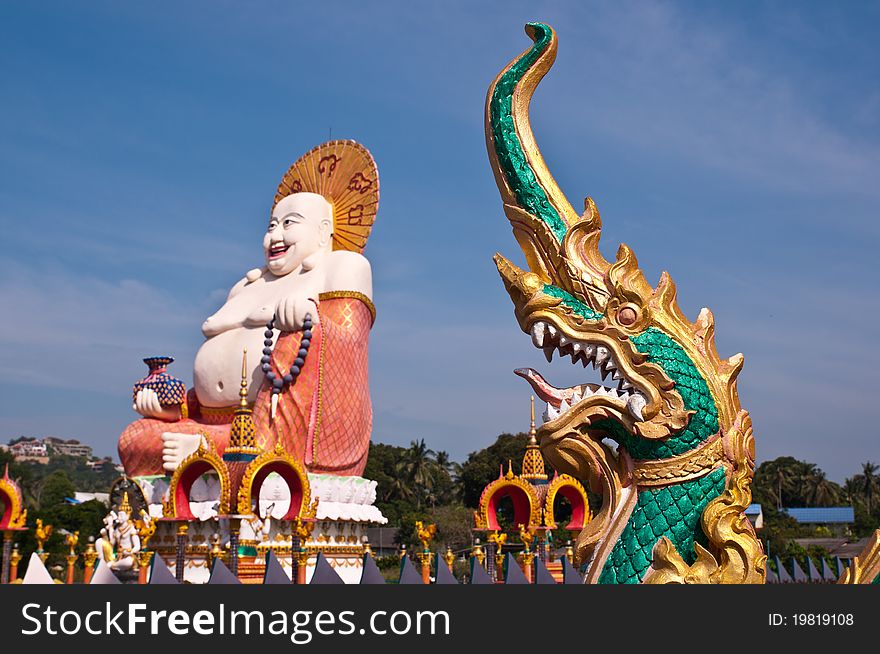 The sculpture of naga head and king Sang Ja e gum Science in the temple