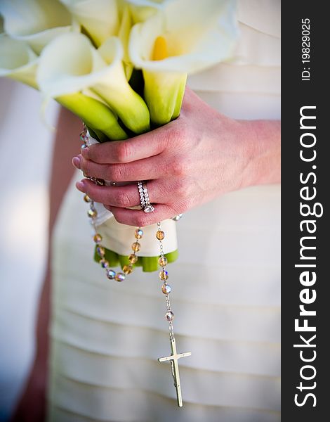 A close up of a bride's bouquet