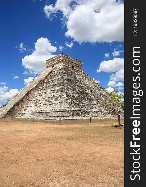 Mayan Pyramid In Chitchen Itza