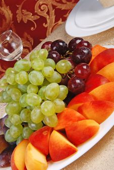 Grape And Peach 10 Royalty Free Stock Photos Grape And Peach 10 Royalty Free Stock Photos