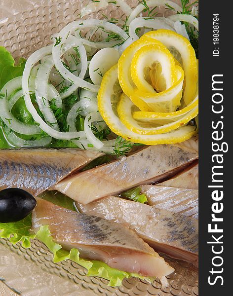 Herring fillet with onion and lemon