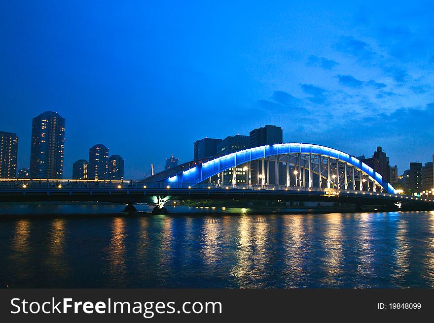 The Eitai-bashi(Eitai Bridge), dating from 1924, replaces a bridge built in 1696. The Eitai-bashi(Eitai Bridge), dating from 1924, replaces a bridge built in 1696