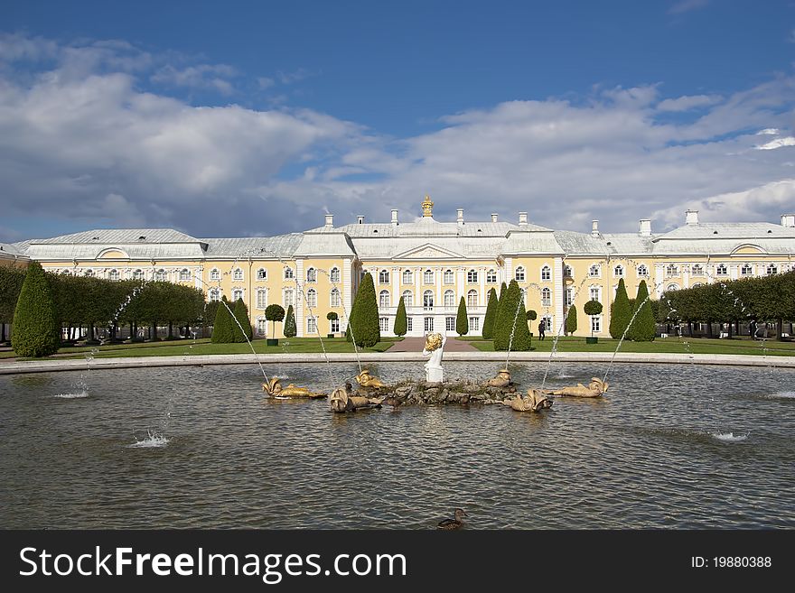 The palace and fountain, Peterhof, Upper Park, Russia