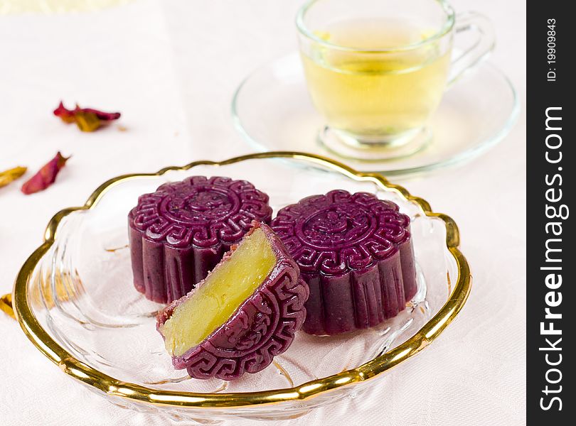 Chinese moon cake -- food for Chinese mid-autumn festival