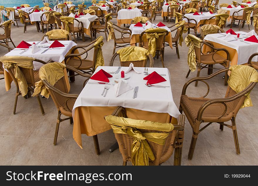 Restaurant party table