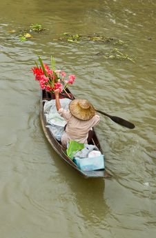 Lady Selling Flower From Her Boat Royalty Free Stock Images Lady Selling Flower From Her Boat Royalty Free Stock Images