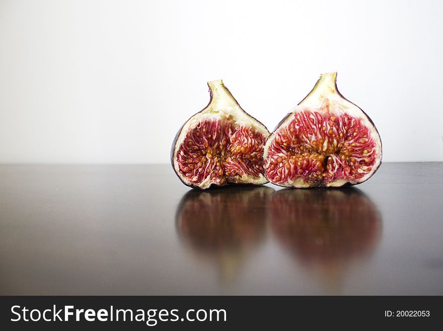 Sliced figs on the table