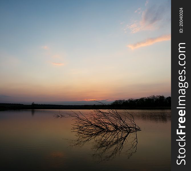 Tranquil scene of sunset at the lake